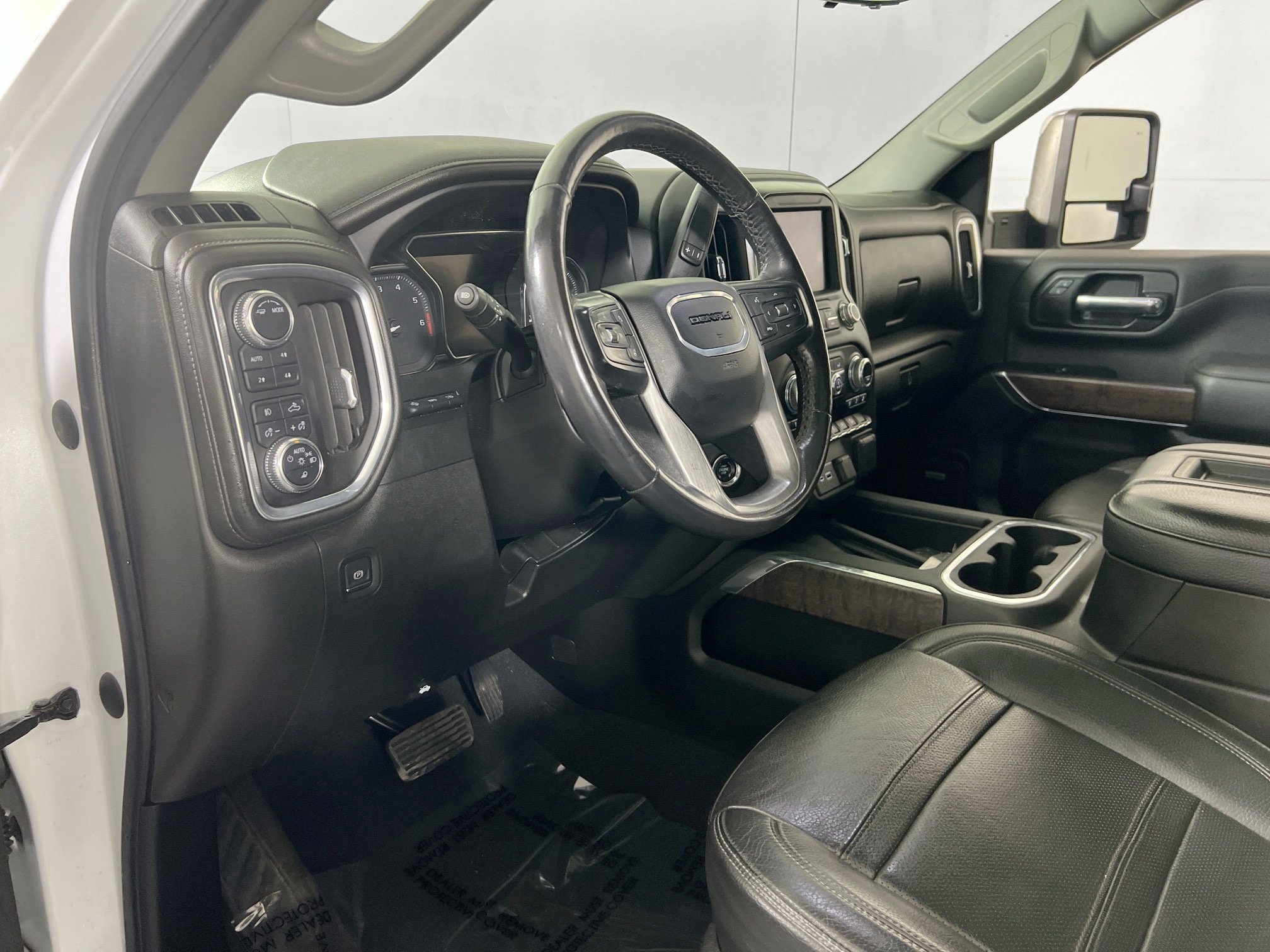 Used 2022 GMC Sierra 2500 Denali w/ Denali Ultimate Package image 9