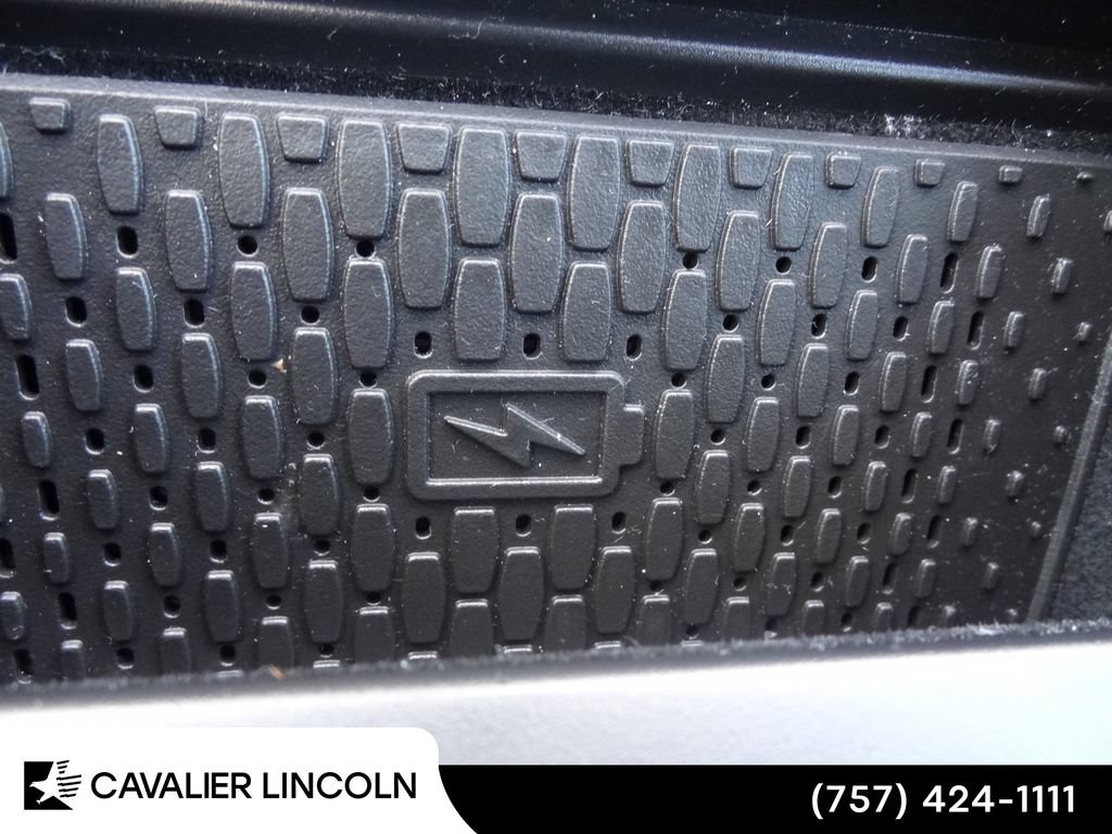 Used 2026 Lincoln Nautilus Premier AWD/4WD image 37