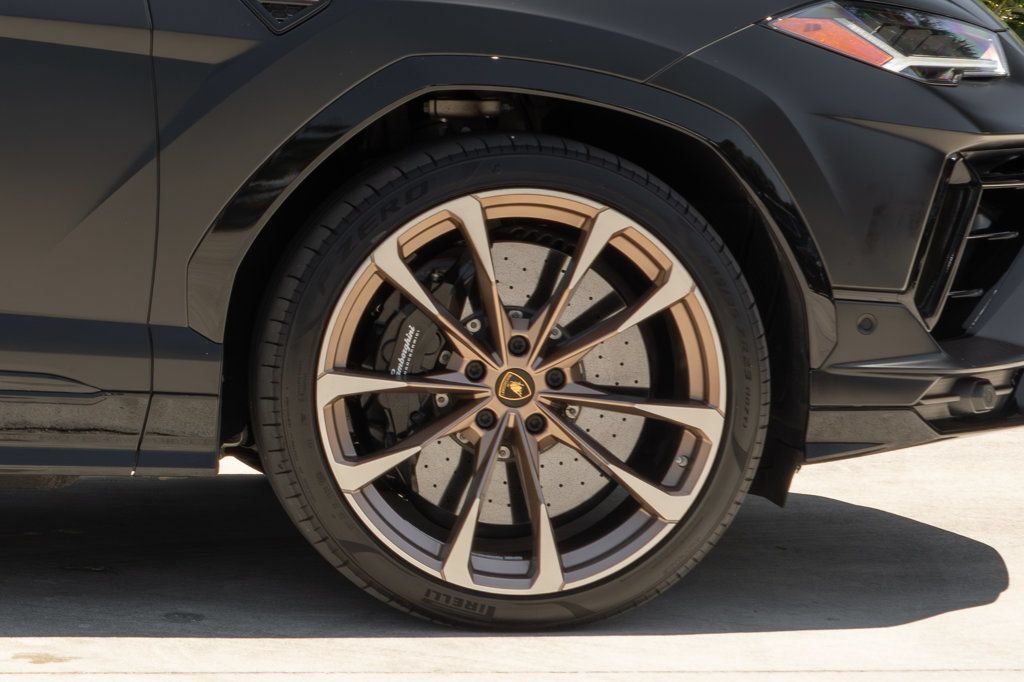 Used 2023 Lamborghini Urus S AWD/4WD image 13