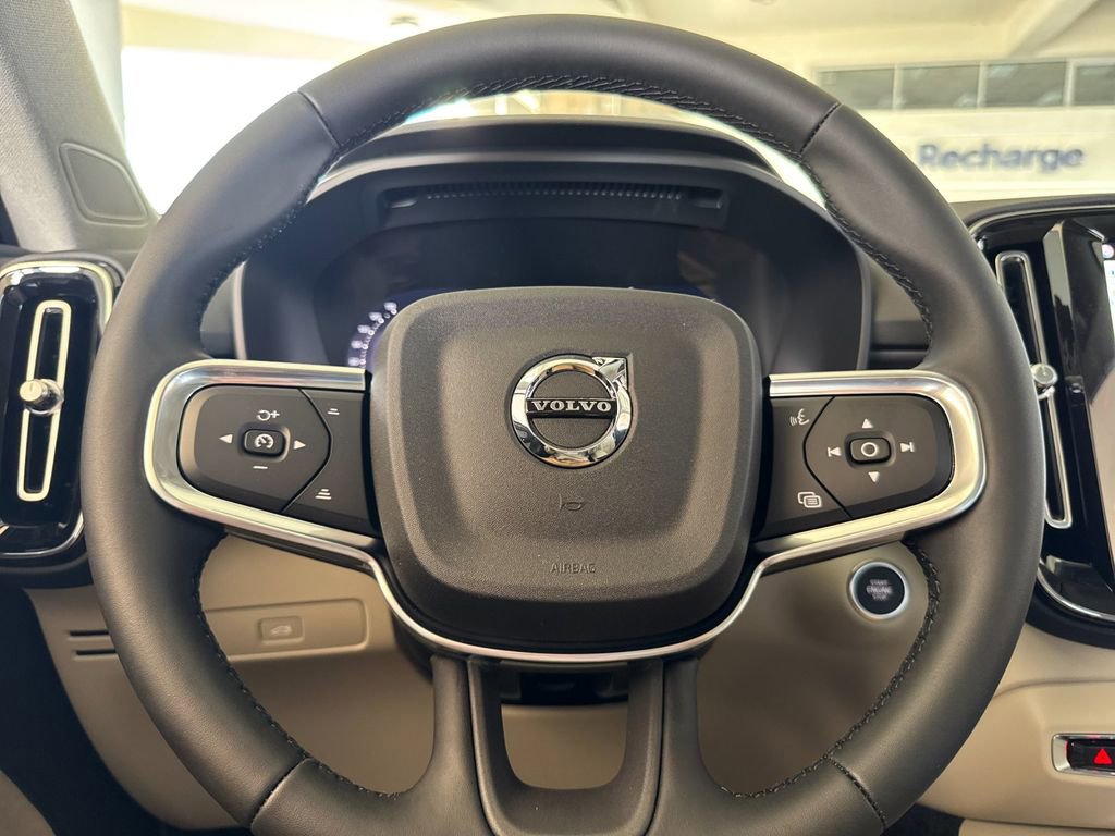 New 2026 Volvo XC40 B5 Ultra image 23