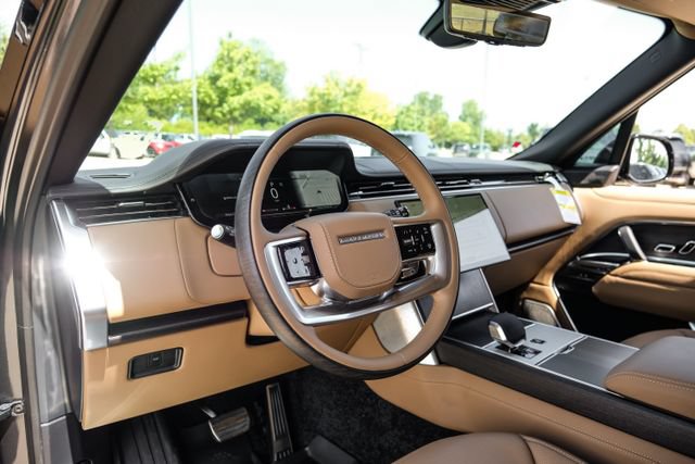New 2026 Land Rover Range Rover Long Wheelbase Autobiography AWD/4WD image 3