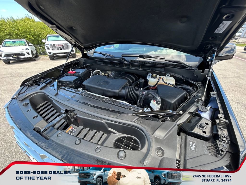 Used 2025 GMC Yukon XL Denali AWD/4WD image 23