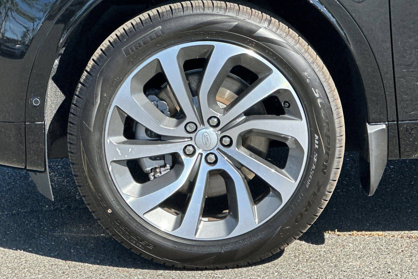 New 2025 Land Rover Discovery Sport Dynamic SE AWD/4WD image 11