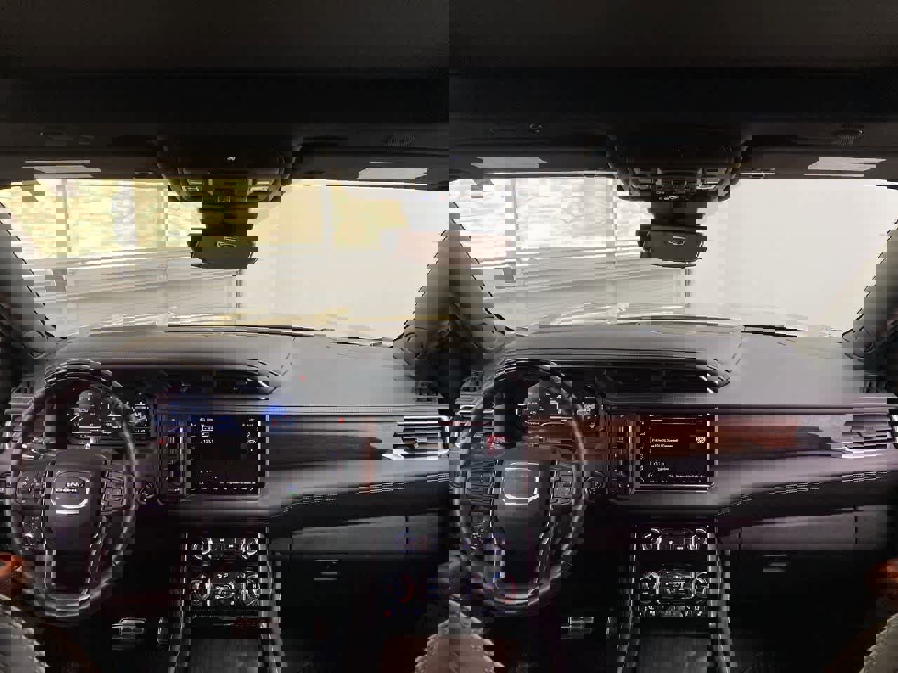 Used 2024 GMC Yukon Denali Ultimate image 13