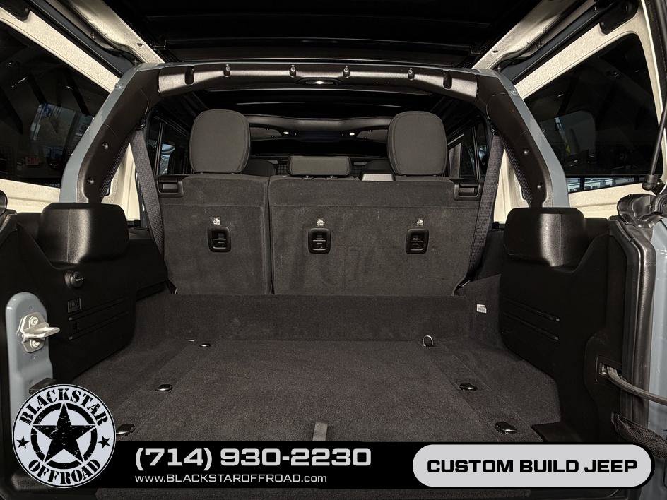 Used 2025 Jeep Wrangler Unlimited Rubicon 4xe w/ Safety Group AWD/4WD image 32