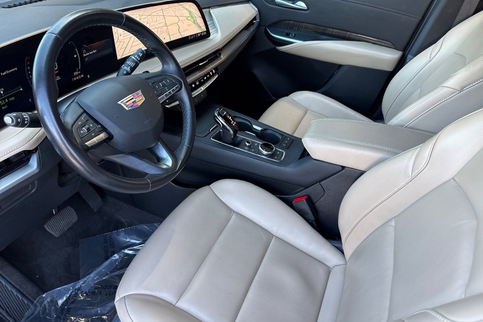 Used 2025 Cadillac XT4 Premium Luxury image 9