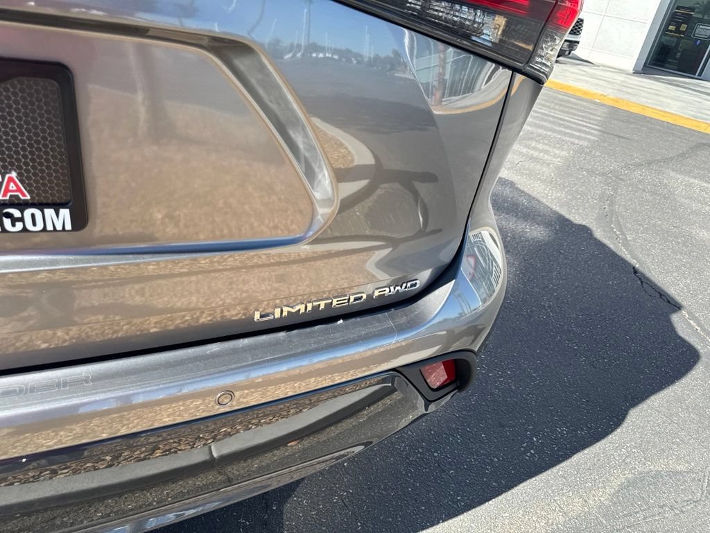 New 2026 Toyota Highlander Limited AWD/4WD image 5