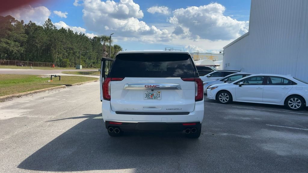 Used 2024 GMC Yukon XL Denali AWD/4WD image 6