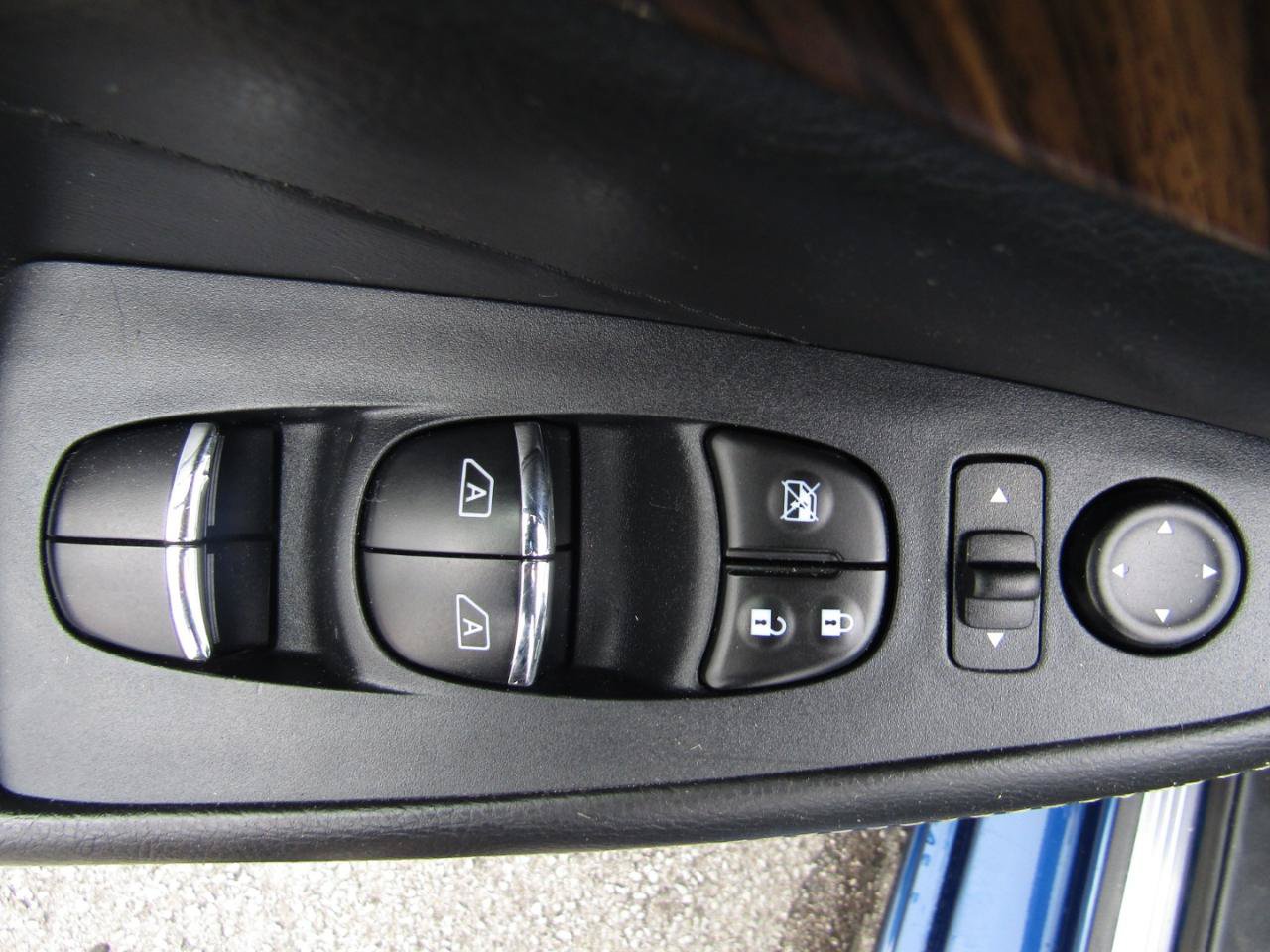 Used 2018 Nissan Maxima Platinum FWD image 11