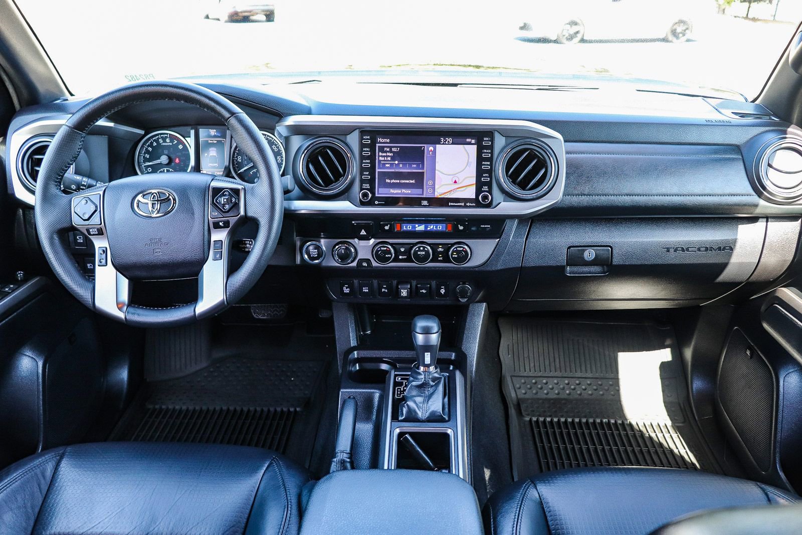 Used 2022 Toyota Tacoma Limited w/ Nightshade Package AWD/4WD image 15