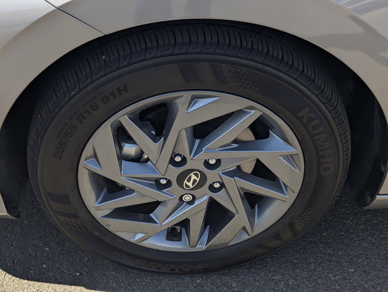 Used 2025 Hyundai Elantra Hybrid FWD image 7