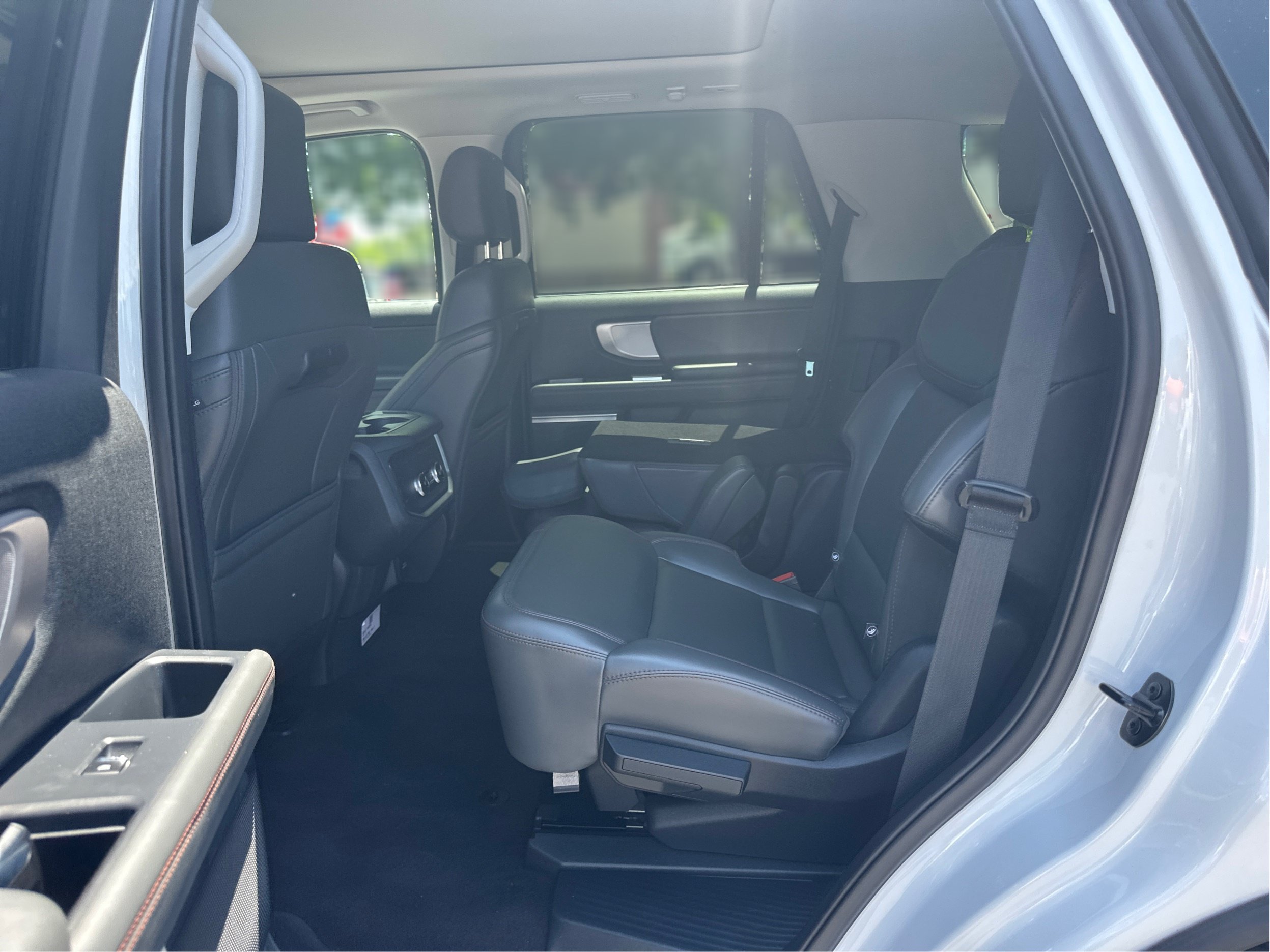 Used 2025 Ford Expedition Active AWD/4WD image 12