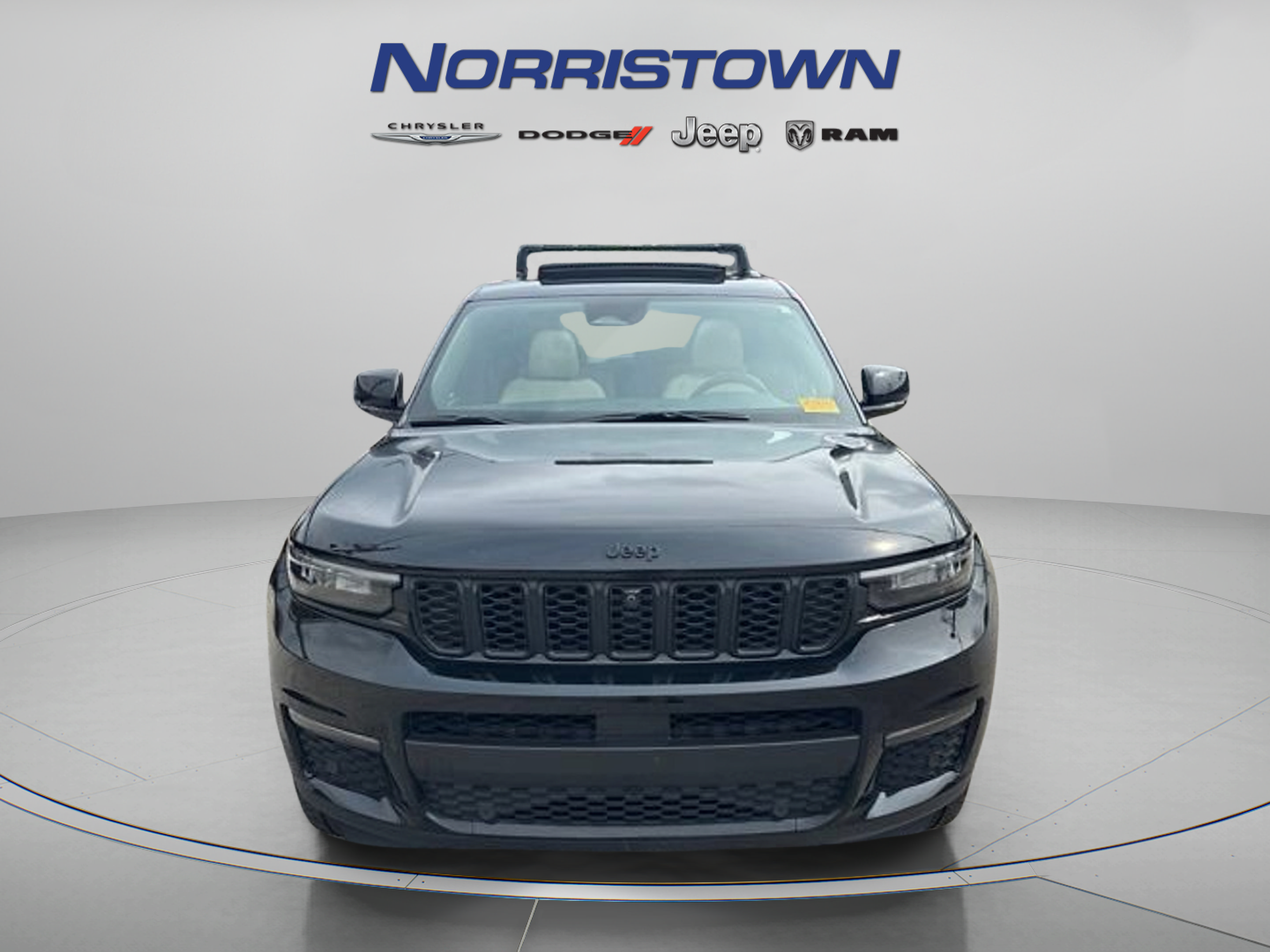 Used 2024 Jeep Grand Cherokee L Limited w/ Luxury Tech Group II AWD/4WD image 3