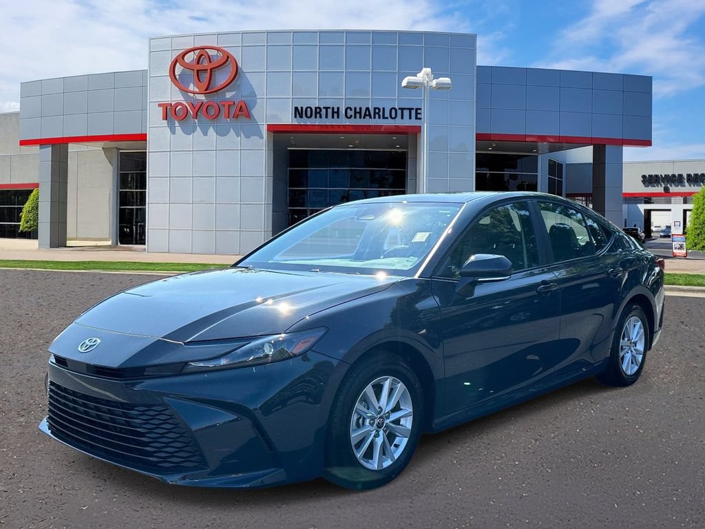 Used 2025 Toyota Camry LE w/ Convenience Package FWD image 5