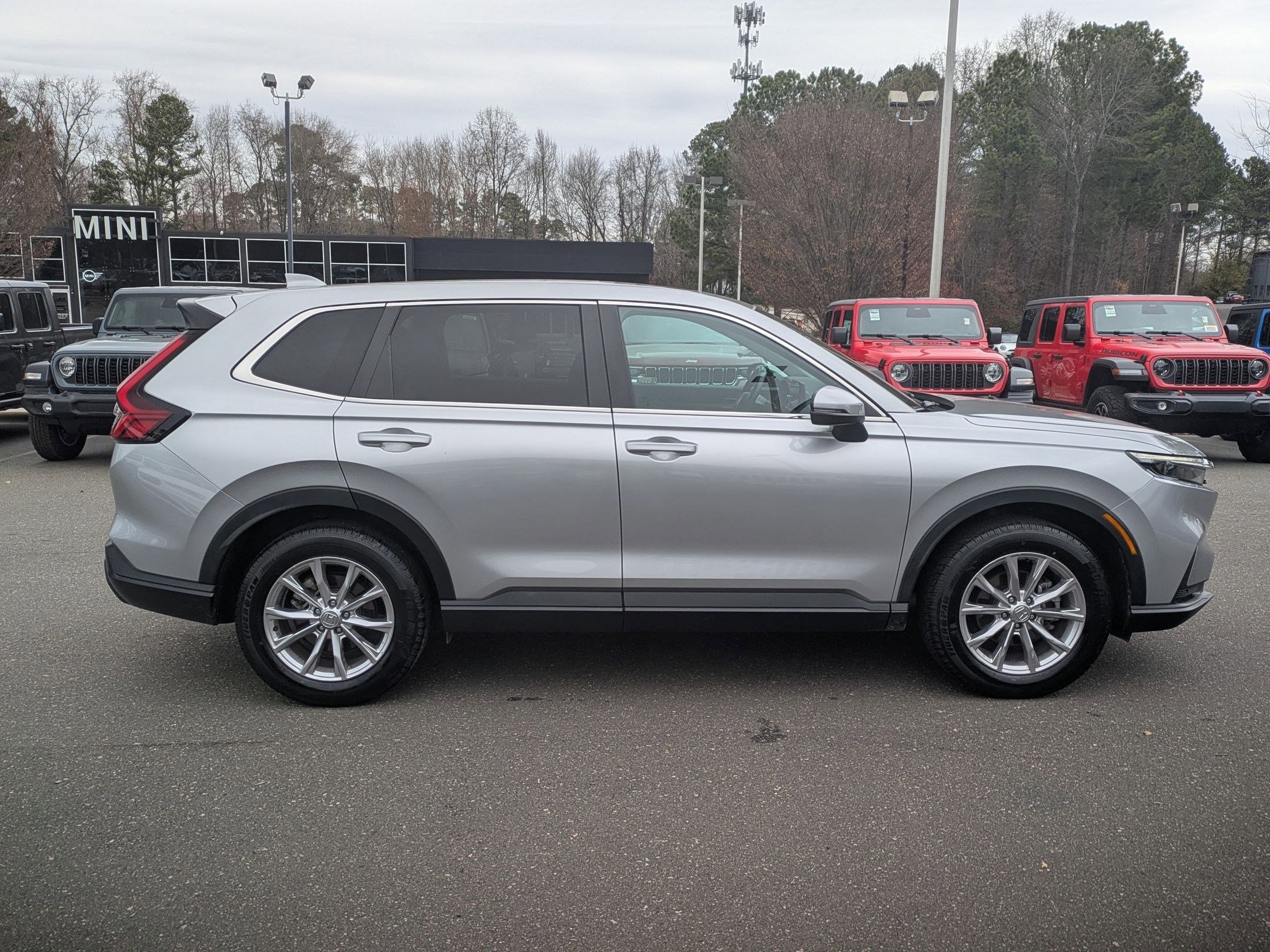 Used 2023 Honda CR-V EX-L image 4