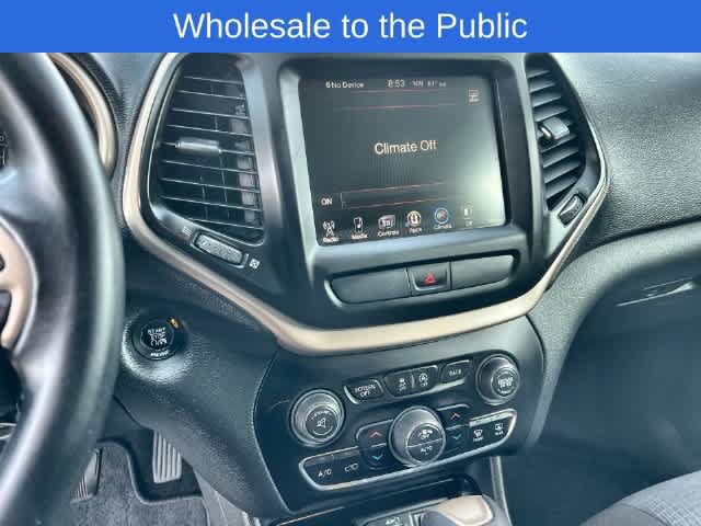 Used 2015 Jeep Cherokee Latitude w/ Comfort/Convenience Group FWD image 18