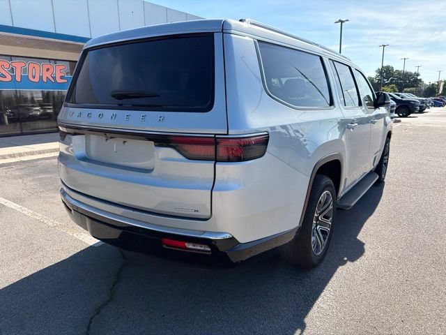 Used 2024 Jeep Wagoneer L Series II w/ Flexible Seating Group RWD image 3