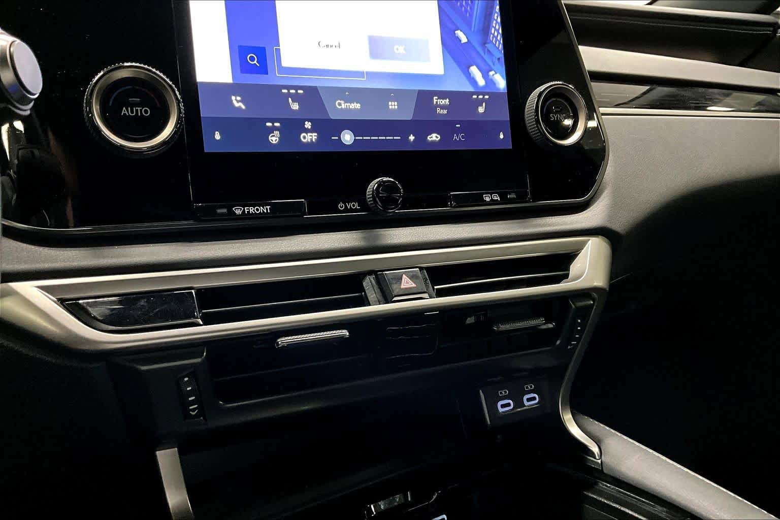 Used 2024 Lexus RX 350 FWD w/ Technology Package image 34
