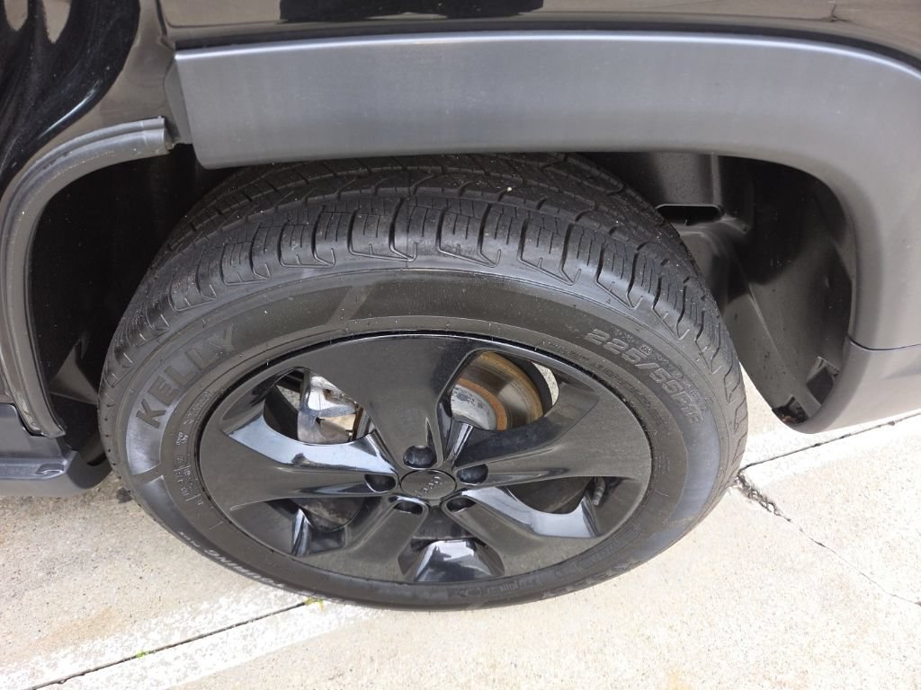 Certified 2018 Jeep Compass Latitude w/ Popular Equipment Group FWD image 24
