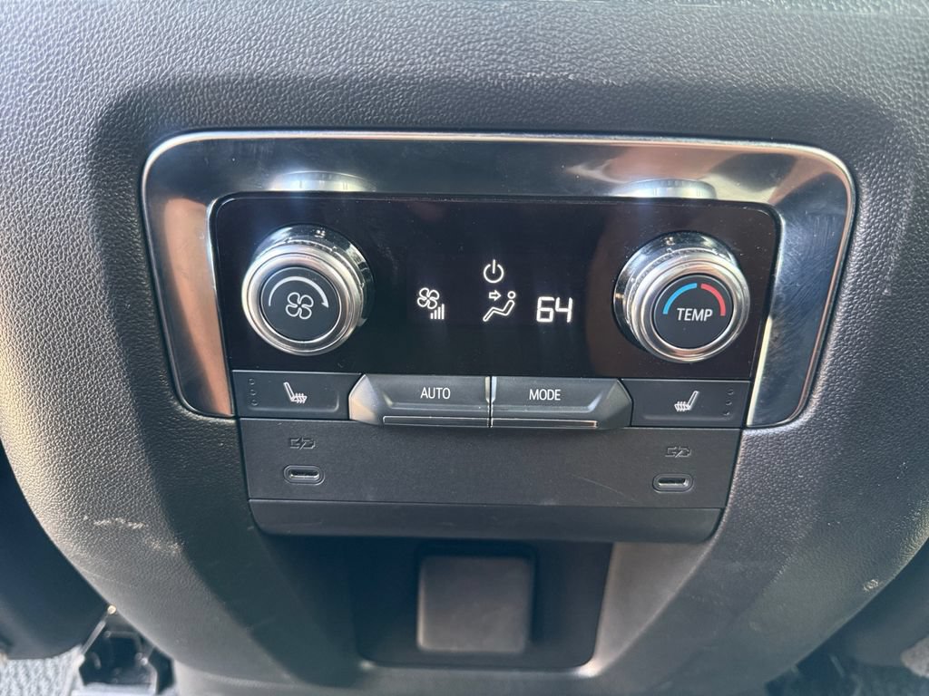 Used 2025 GMC Yukon Denali AWD/4WD image 39