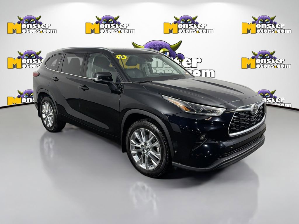 Used 2022 Toyota Highlander Limited image 3