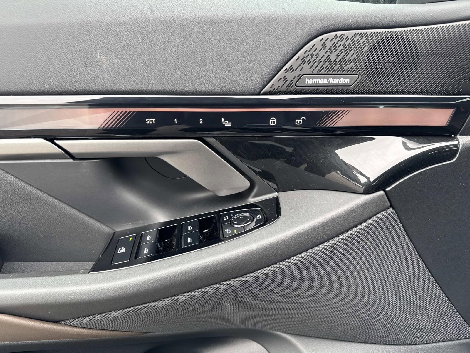 New 2026 BMW i5 eDrive40 w/ M Sport Package image 18