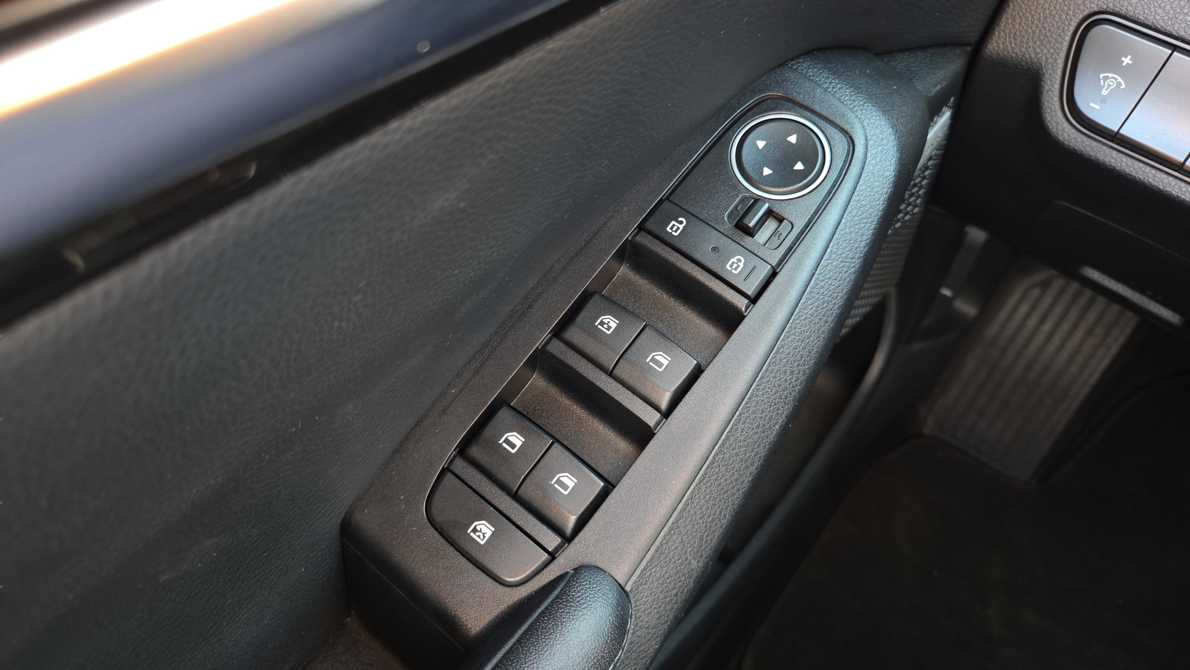 Used 2021 Kia Seltos SX image 17