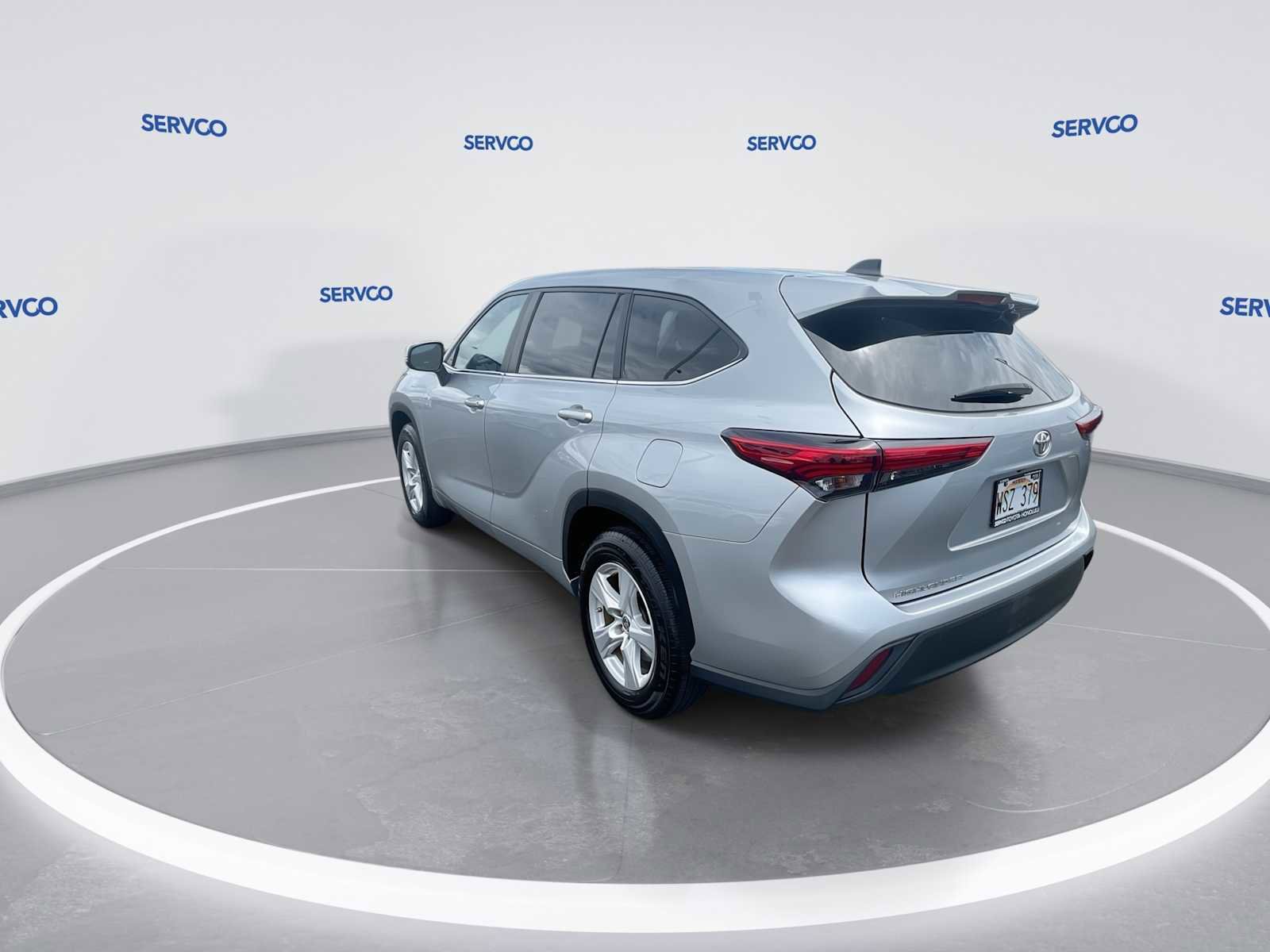 Used 2023 Toyota Highlander L FWD image 6