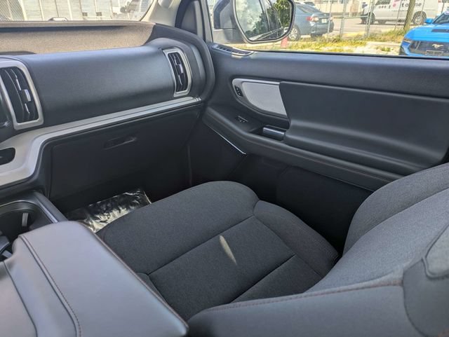 Used 2025 Ford Expedition Active AWD/4WD image 18