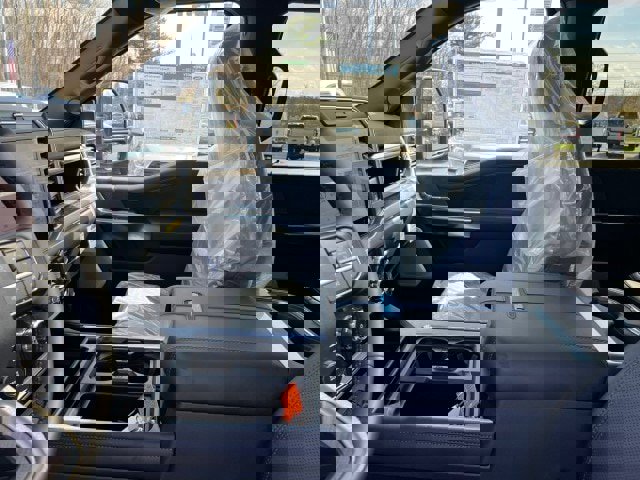 New 2025 Ford F350 Platinum w/ FX4 Off-Road Package image 9