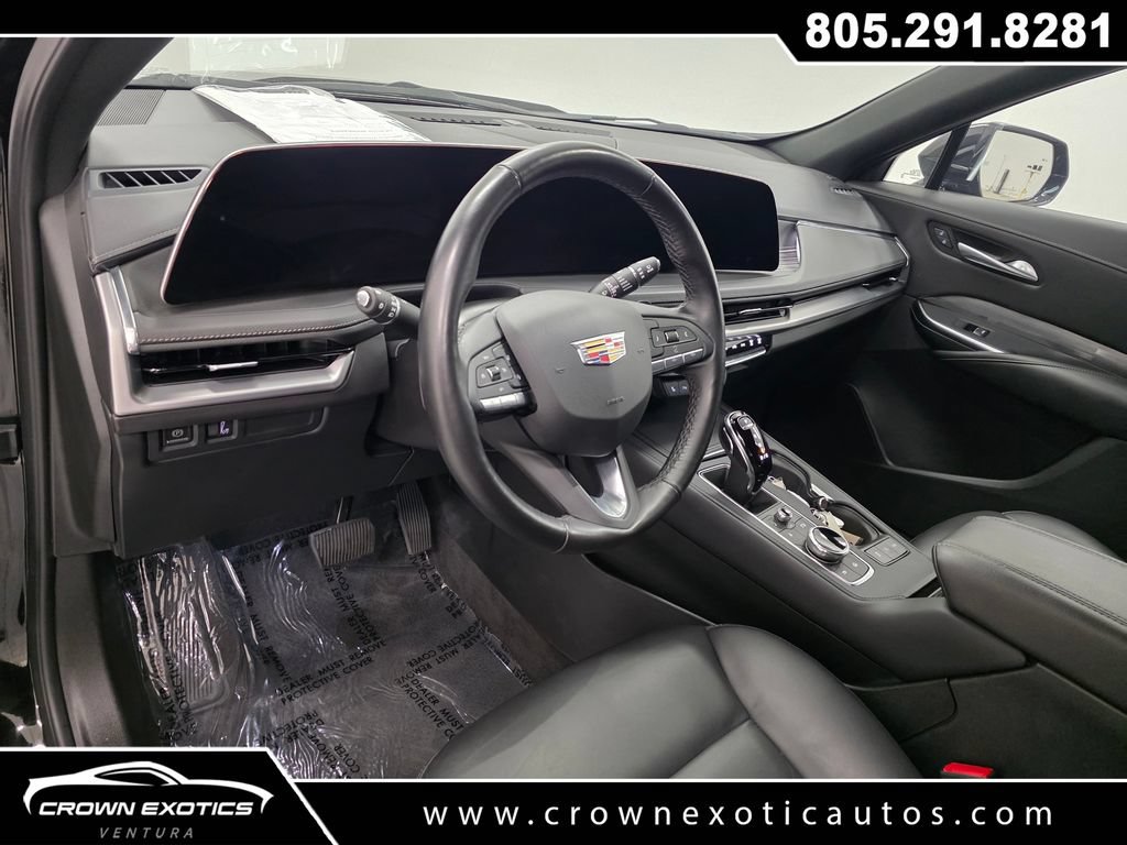 Used 2025 Cadillac XT4 Premium Luxury w/ Cold Weather Package FWD image 23