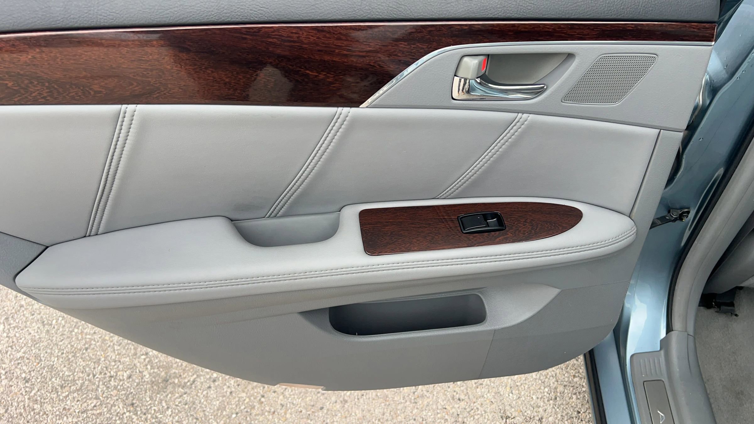 Used 2008 Toyota Avalon Limited FWD image 25