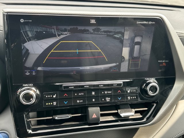 Used 2021 Toyota Highlander Platinum AWD/4WD image 26