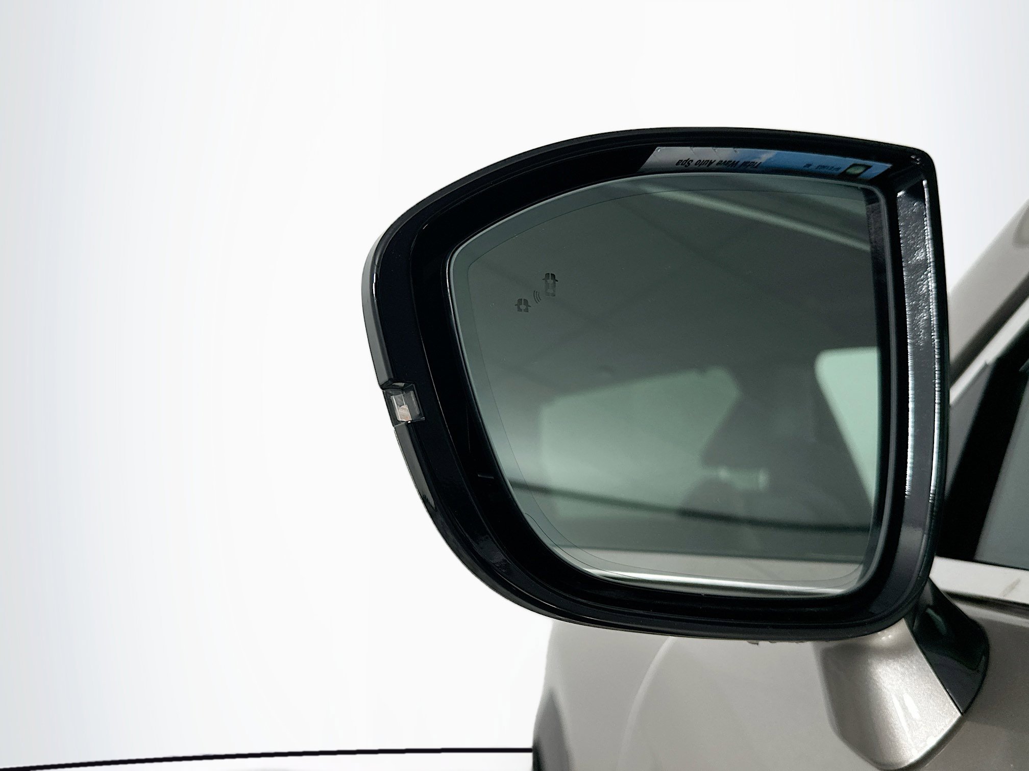 Used 2023 INFINITI QX60 Sensory w/ Vision Package FWD image 16