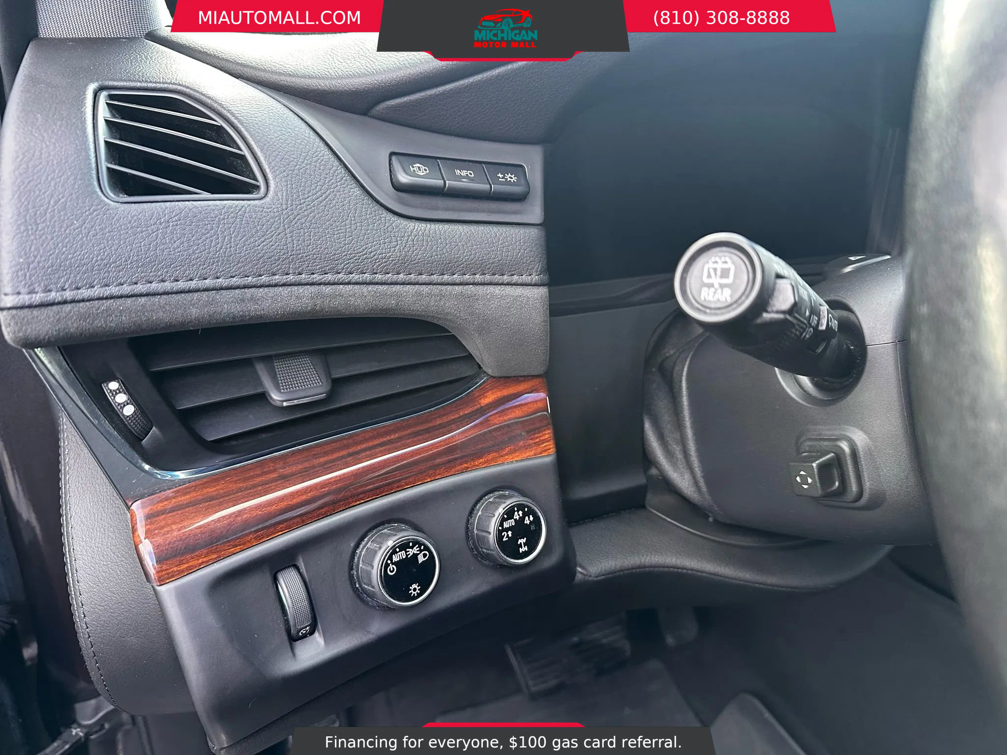 Used 2015 Cadillac Escalade Luxury image 11