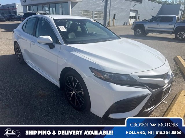 Used 2024 Toyota Camry SE AWD/4WD image 1