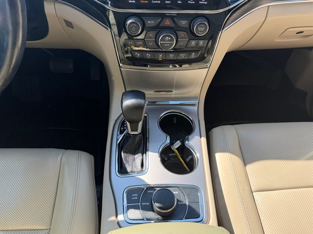 Used 2021 Jeep Grand Cherokee Limited w/ Luxury Group II AWD/4WD image 11