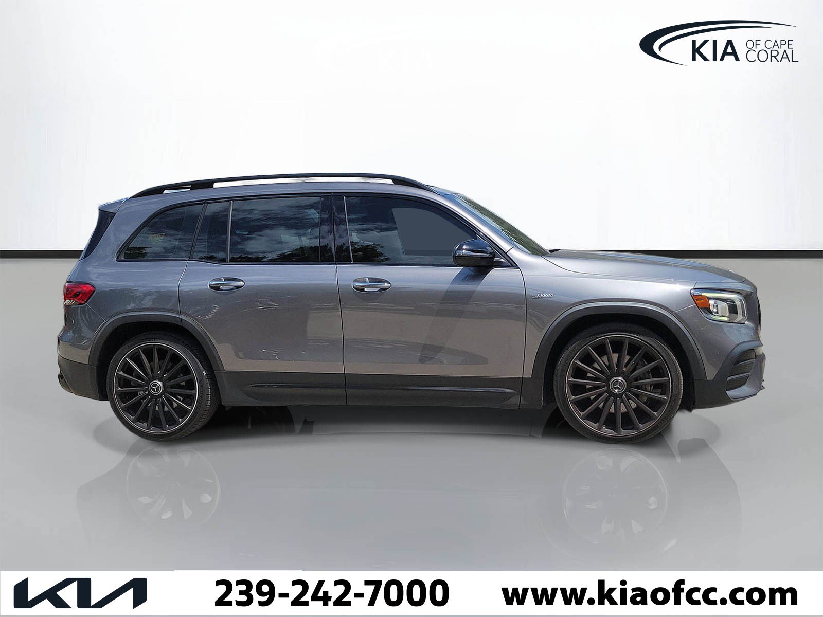 Used 2022 Mercedes-Benz GLB 35 AMG 4MATIC image 2