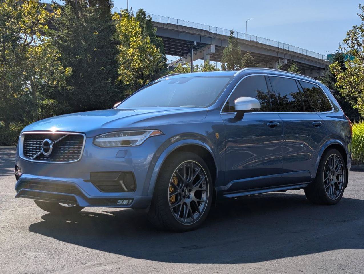 Used 2016 Volvo XC90 T6 R-Design w/ Protection Package Plus AWD/4WD image 3