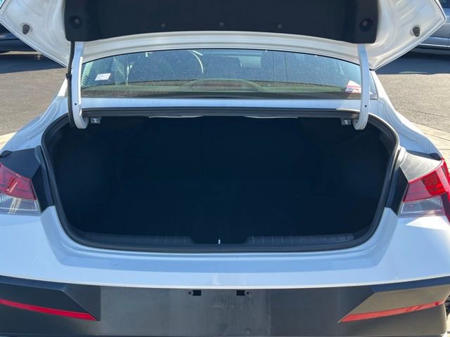 Certified 2025 Hyundai Elantra SEL image 8