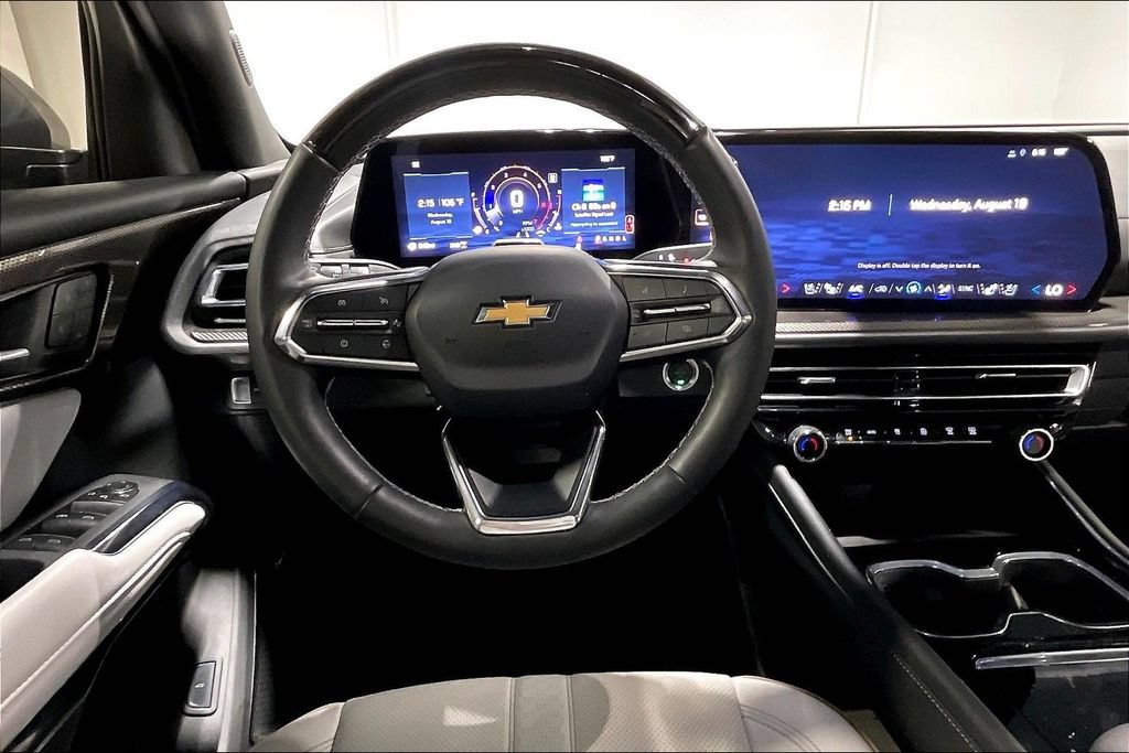Used 2025 Chevrolet Traverse High Country w/ LPO, Floor Liner Package AWD/4WD image 6