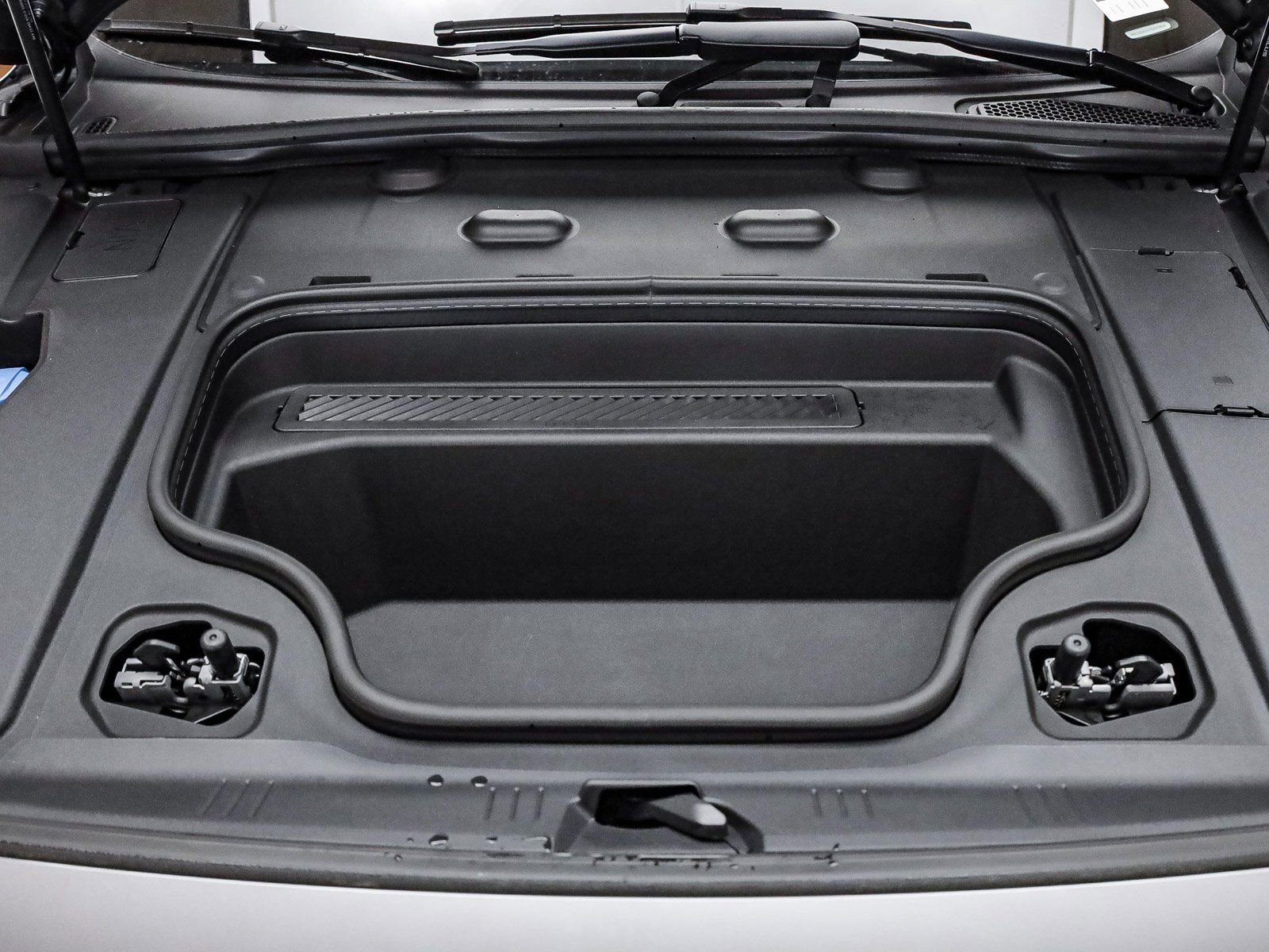 New 2025 Audi A6 e-tron Premium Plus image 28