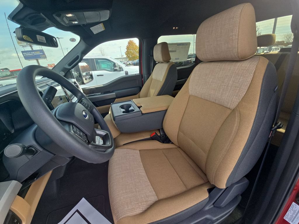 New 2026 Ford F250 XLT w/ XLT Premium Package AWD/4WD image 16