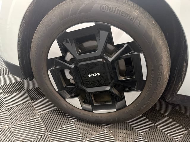 Used 2026 Kia Carnival EX FWD image 32