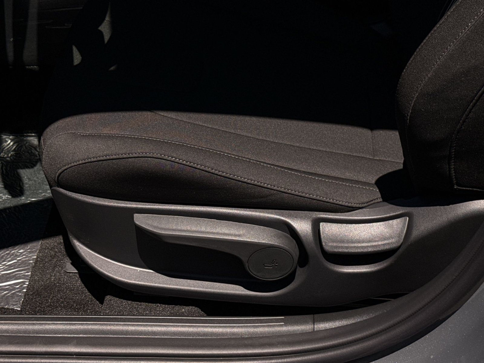 New 2026 Hyundai Elantra Sport FWD image 28