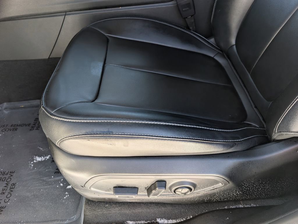 Used 2025 Jeep Grand Cherokee L Limited image 13