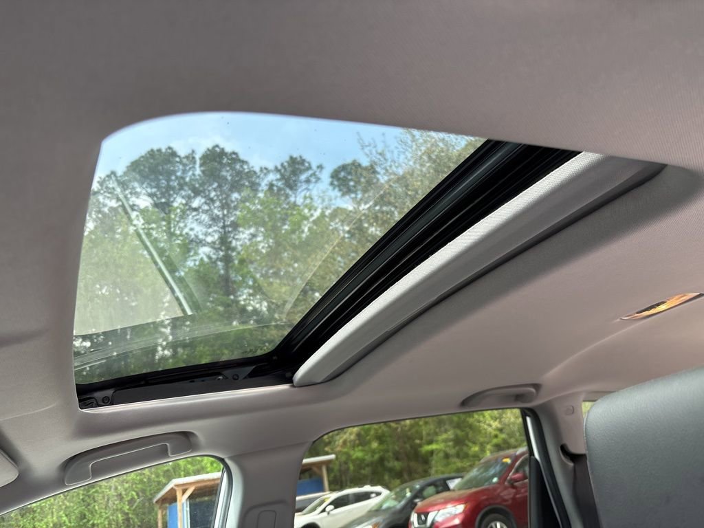 Used 2022 Honda CR-V EX-L image 3