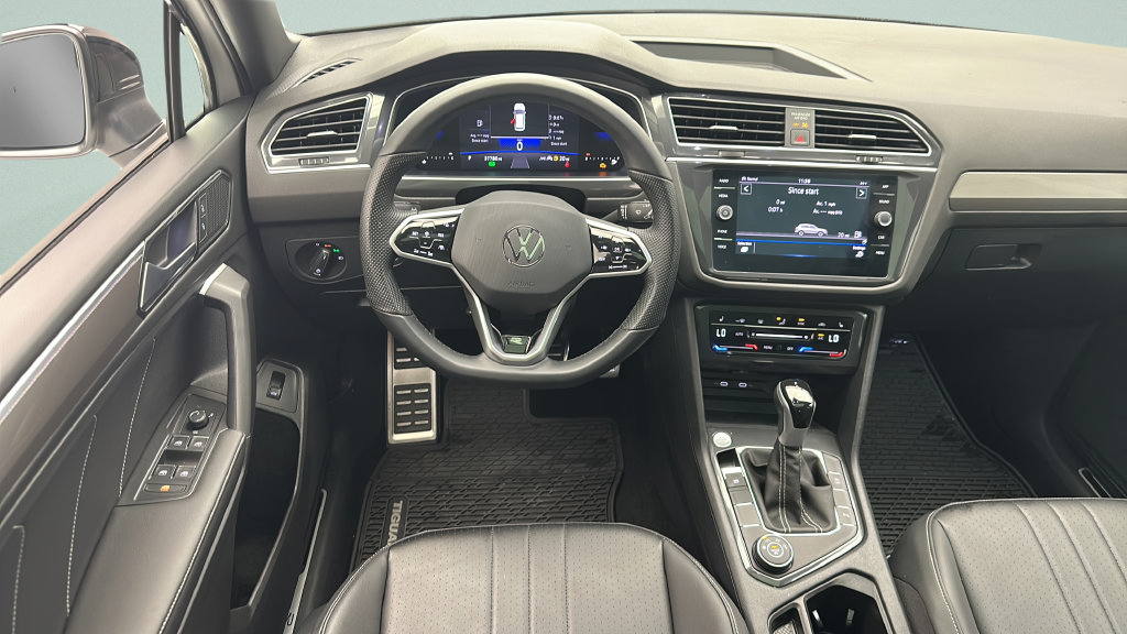 Used 2024 Volkswagen Tiguan SE R-Line AWD/4WD image 10