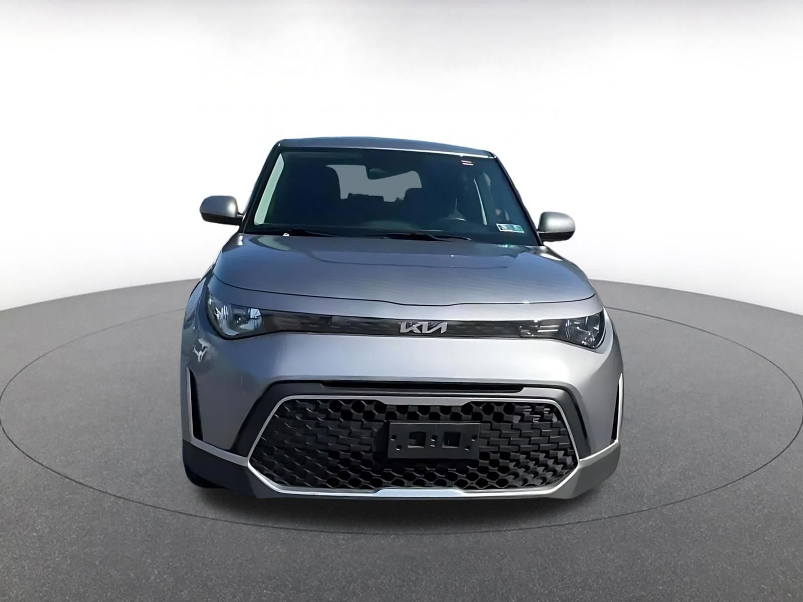 Used 2025 Kia Soul LX w/ LX Technology Package FWD image 5