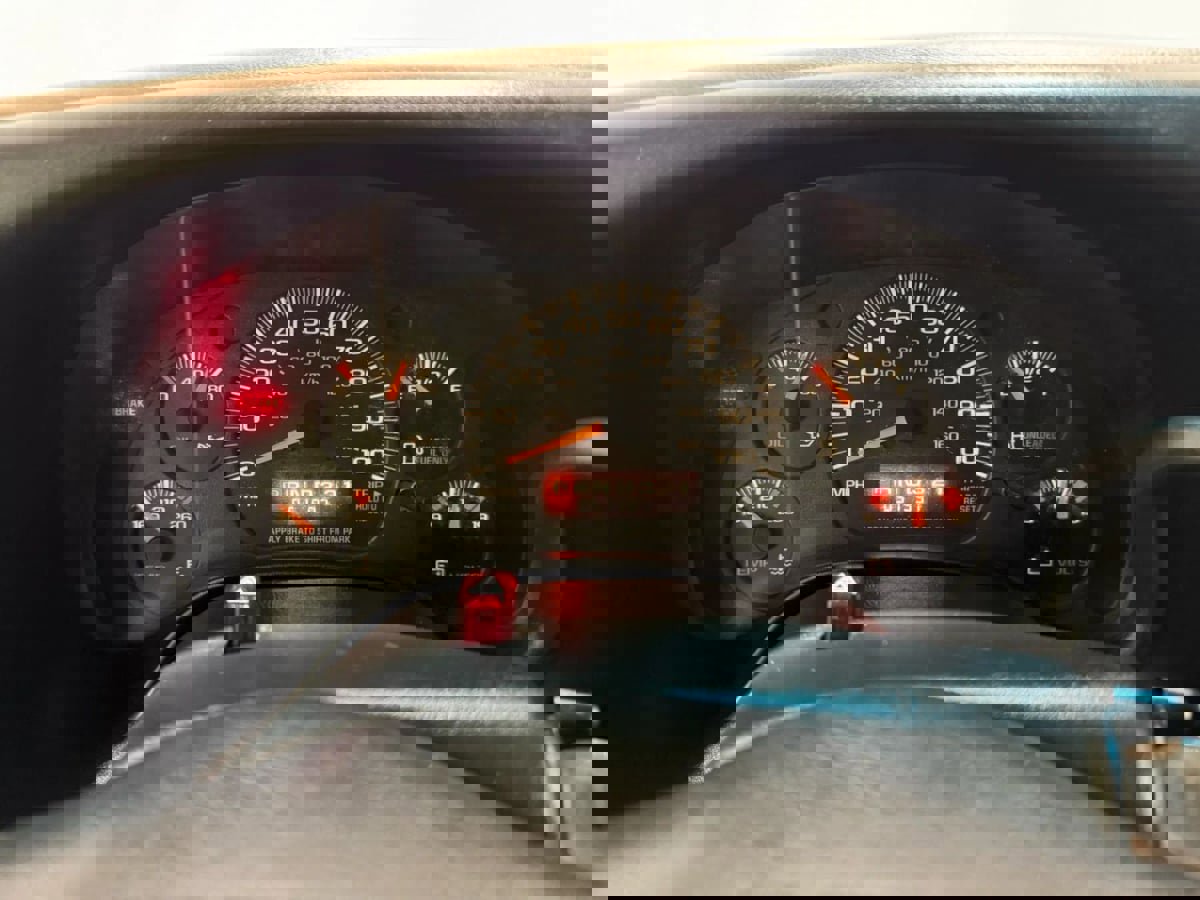 Used 2002 Chevrolet Express 1500 w/ LS Preferred Equipment Group image 12